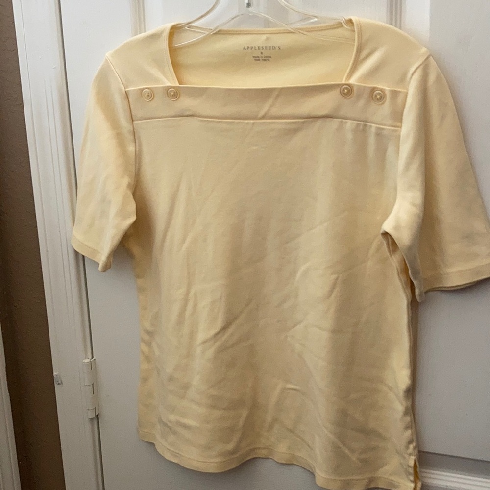 FINAL MARKDOWN Ladies Appleseeds tee small